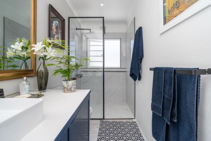 2 Bedroom Property for Sale in Harfield Village Western Cape